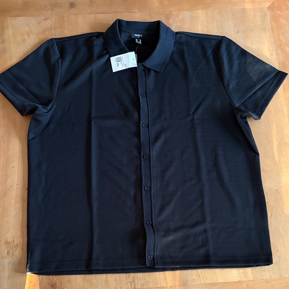Forever 21 men’s size XXL Button Down Shirt textured black short sleeves new
